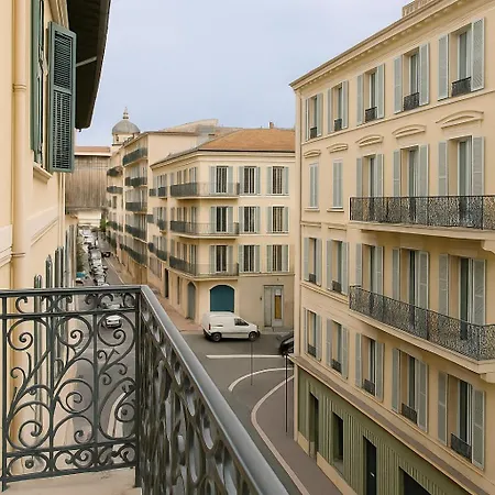 公寓 Charming & Roomy With Balcony Heart Of